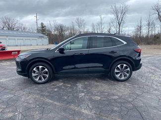 Used 2025 Ford Escape Platinum video 3