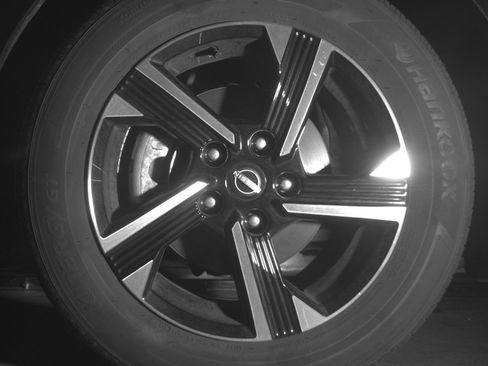 Used 2025 Nissan Sentra SV FWD image 15