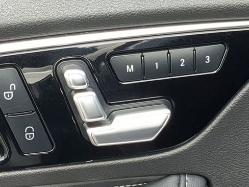 Used 2018 INFINITI QX30 AWD image 16