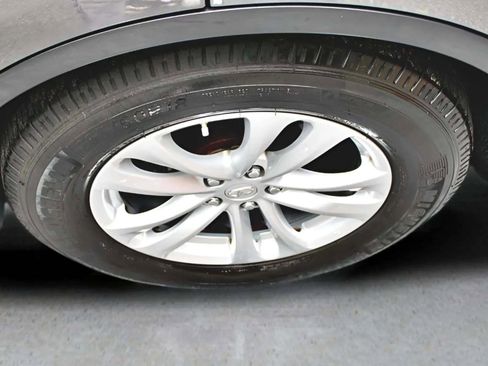 Used 2017 INFINITI QX70 3.7 w/ Premium Package image 30