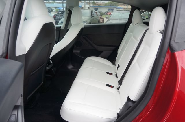 Used 2024 Tesla Model Y Long Range AWD/4WD image 23