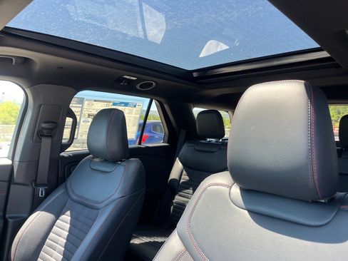 New 2026 Ford Explorer ST-Line w/ ST-Line Street Pack AWD/4WD image 7