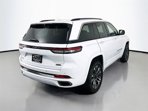 Used 2022 Jeep Grand Cherokee Overland w/ Luxury Tech Group IV image 7