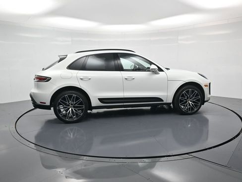 New 2026 Porsche Macan image 31
