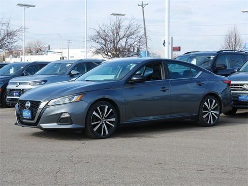 Used 2019 Nissan Altima 2.5 SR image 3