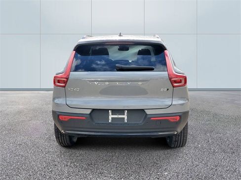 New 2026 Volvo XC40 B5 Core w/ Protection Package Premier image 5