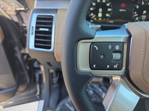 New 2026 Land Rover Discovery Limited Edition image 17