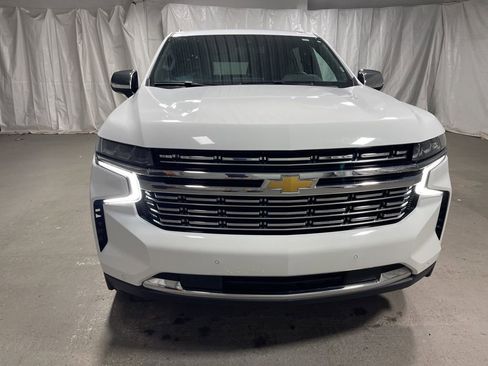 Used 2024 Chevrolet Suburban Premier image 2