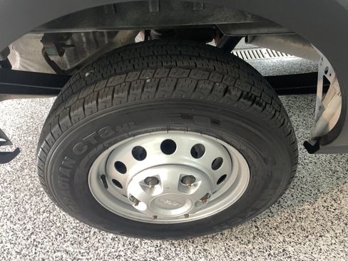 Used 2022 Ford Transit 250 Medium Roof AWD image 5