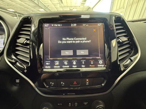 Used 2022 Jeep Cherokee Limited w/ Elite Package AWD/4WD image 34