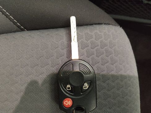 Used 2018 Ford Escape SE w/ SE Sync 3 Package image 32