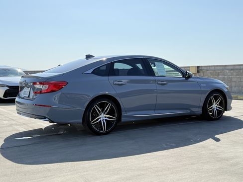 Used 2021 Honda Accord Touring image 12