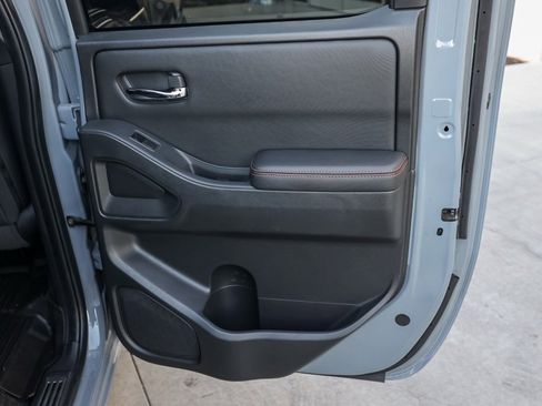 Used 2023 Nissan Frontier PRO-4X w/ Pro Convenience Package image 18