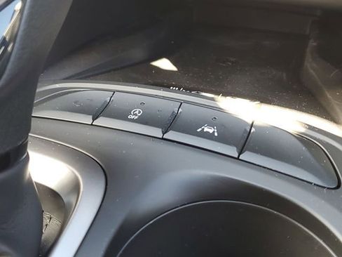 Used 2025 Buick Envista Preferred w/ Convenience II Package FWD image 24