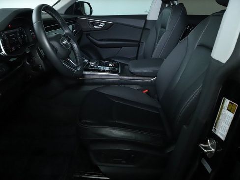 Used 2022 Audi Q8 Premium w/ Convenience Package image 16