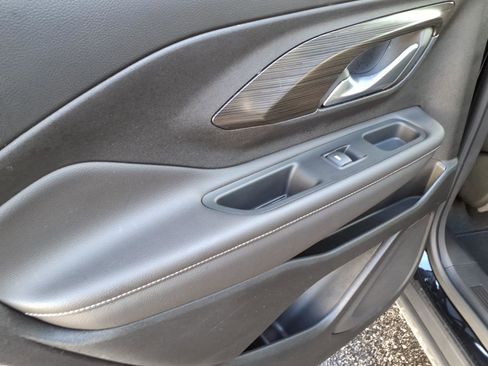 Used 2022 GMC Terrain SLT image 15