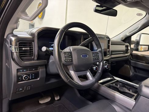 Used 2023 Ford F250 Lariat w/ Lariat Ultimate Package AWD/4WD image 13