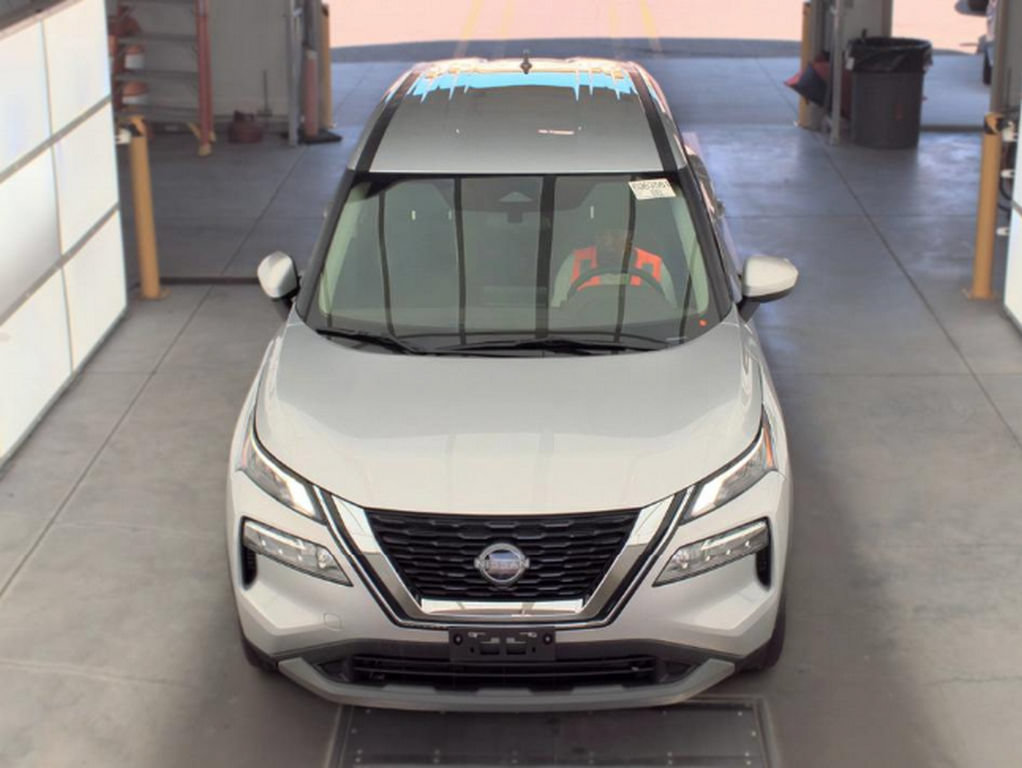 Used 2023 Nissan Rogue SV AWD/4WD image 2