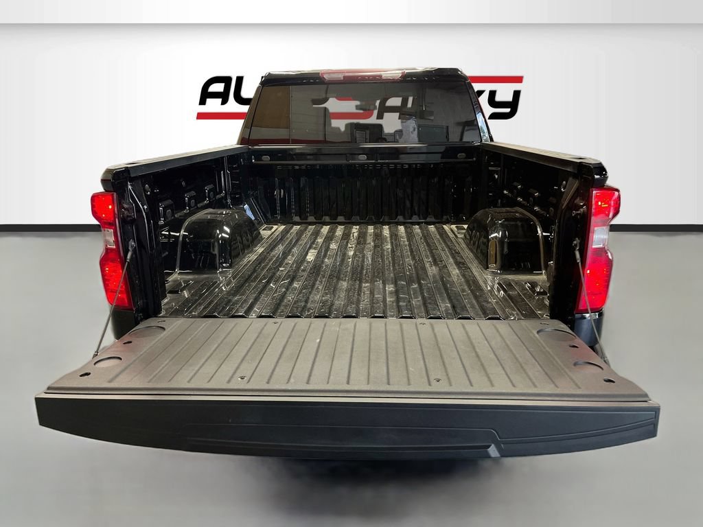 Used 2025 Chevrolet Silverado 1500 LT AWD/4WD image 26