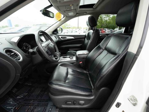Used 2017 Nissan Pathfinder SL w/ SL Premium Package AWD/4WD image 9