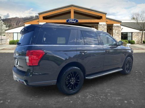 Used 2023 Ford Expedition XLT AWD/4WD image 5