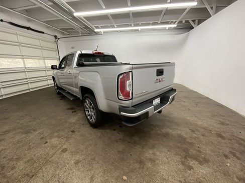 Used 2018 GMC Canyon Denali image 4