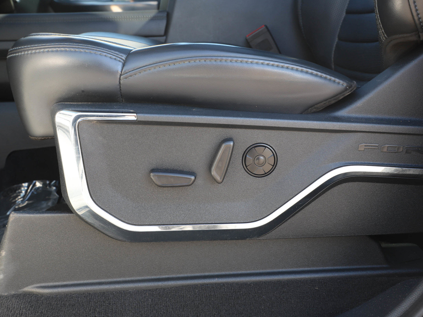 Used 2025 Ford F350 Platinum AWD/4WD image 34