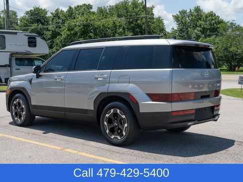 Used 2024 Hyundai Santa Fe SEL FWD image 4