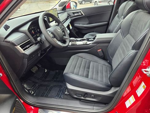 New 2026 Mitsubishi Outlander SE image 14