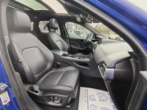 Used 2020 Jaguar F-PACE Premium image 23