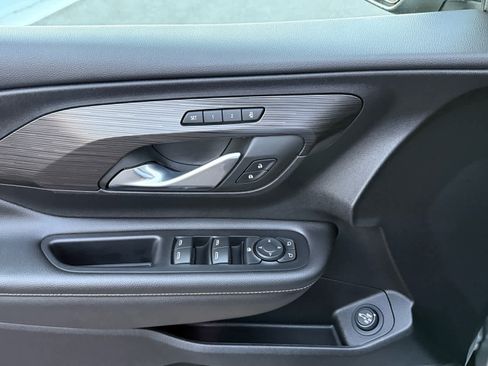 Used 2022 GMC Terrain SLT w/ Tech Package image 14