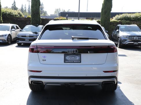 Used 2024 Audi Q8 Premium Plus AWD/4WD image 9