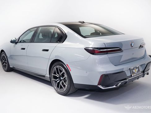 Used 2024 BMW 740i RWD image 6