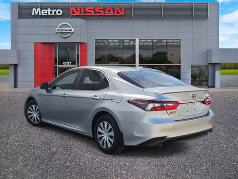 Used 2023 Toyota Camry LE image 4