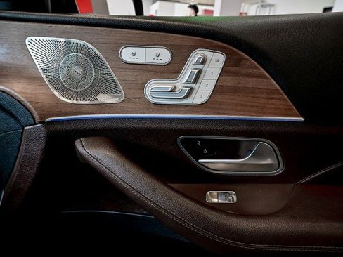 Used 2021 Mercedes-Benz GLS 450 4MATIC image 28