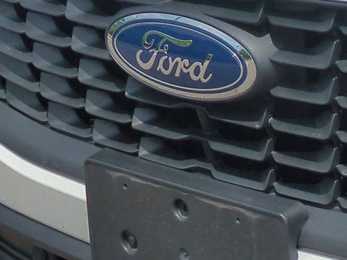 Used 2024 Ford Escape SE image 12