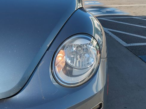 Used 2019 Volkswagen Beetle 2.0T S image 12