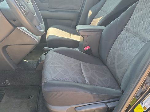 Used 2015 Scion xB FWD image 13