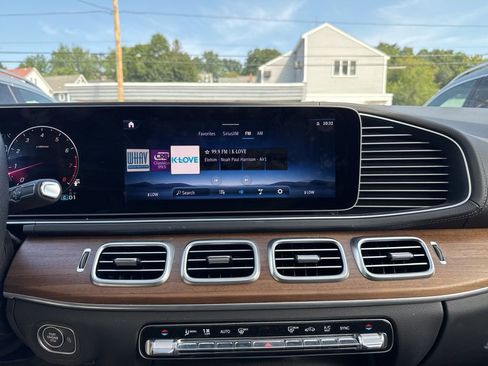 Certified 2025 Mercedes-Benz GLS 450 4MATIC image 32