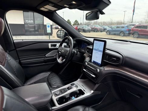 Used 2020 Ford Explorer Platinum w/ Premium Technology Package image 26
