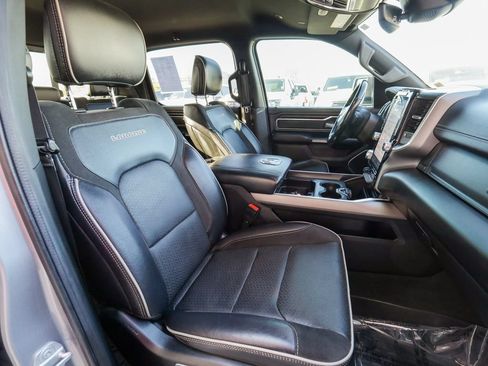 Used 2023 RAM 1500 Laramie AWD/4WD image 23
