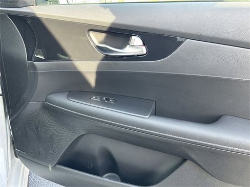 Used 2024 Kia Forte GT-Line w/ GT-Line Premium Package image 23