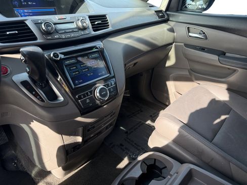 Used 2014 Honda Odyssey Touring Elite image 13