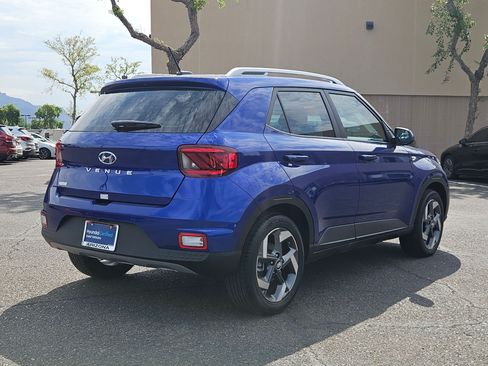 Certified 2026 Hyundai Venue SEL FWD image 5