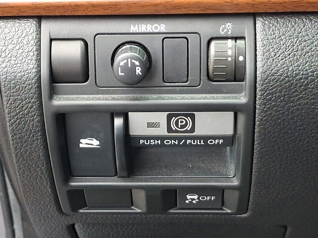 Used 2014 Subaru Outback 2.5i Limited AWD/4WD image 9