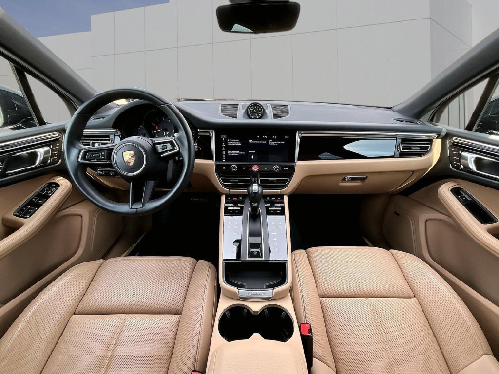 Certified 2026 Porsche Macan AWD/4WD image 14