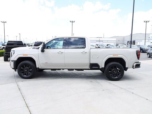 New 2026 GMC Sierra 3500 AT4 w/ Technology Package AWD/4WD image 3