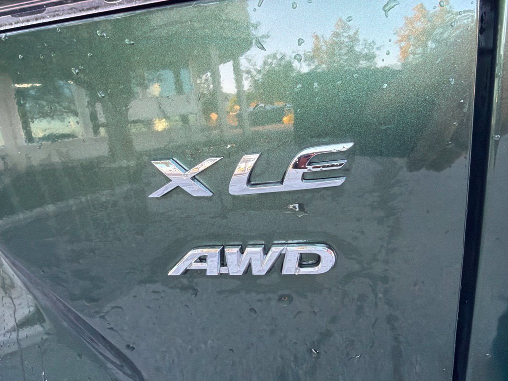 Used 2024 Toyota Corolla Cross XLE w/ Convenience Package AWD/4WD image 12