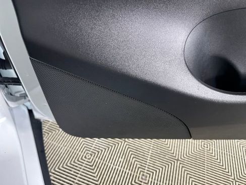 Used 2021 Tesla Model Y Long Range image 26