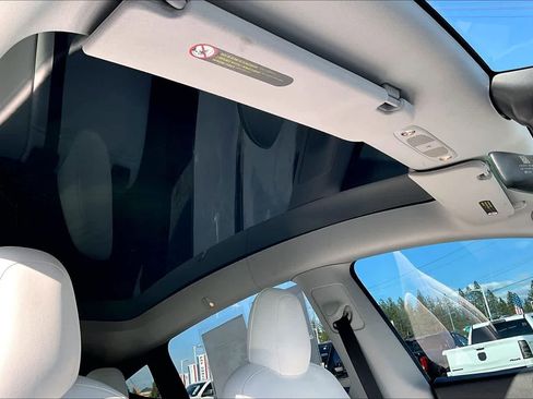 Used 2021 Tesla Model Y Long Range image 29